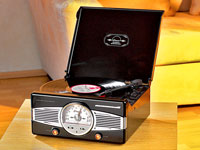 Q-Sonic Nostalgische Mini-Stereo-Anlage mit Plattenspieler & Radio